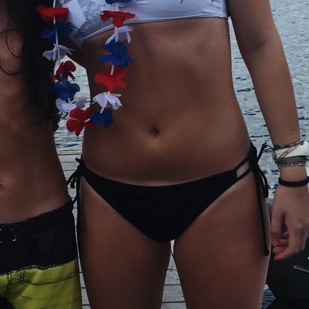 BLACK BIKINI BOTTOMS